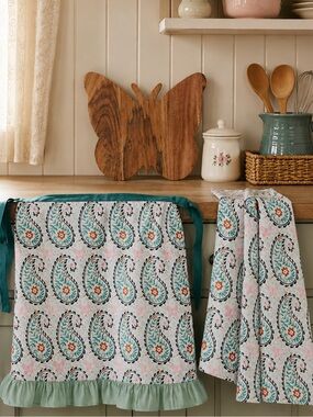 Dolly Parton Butterfly Paisley Kitchen Set – Apron, Towel & Cutting Board